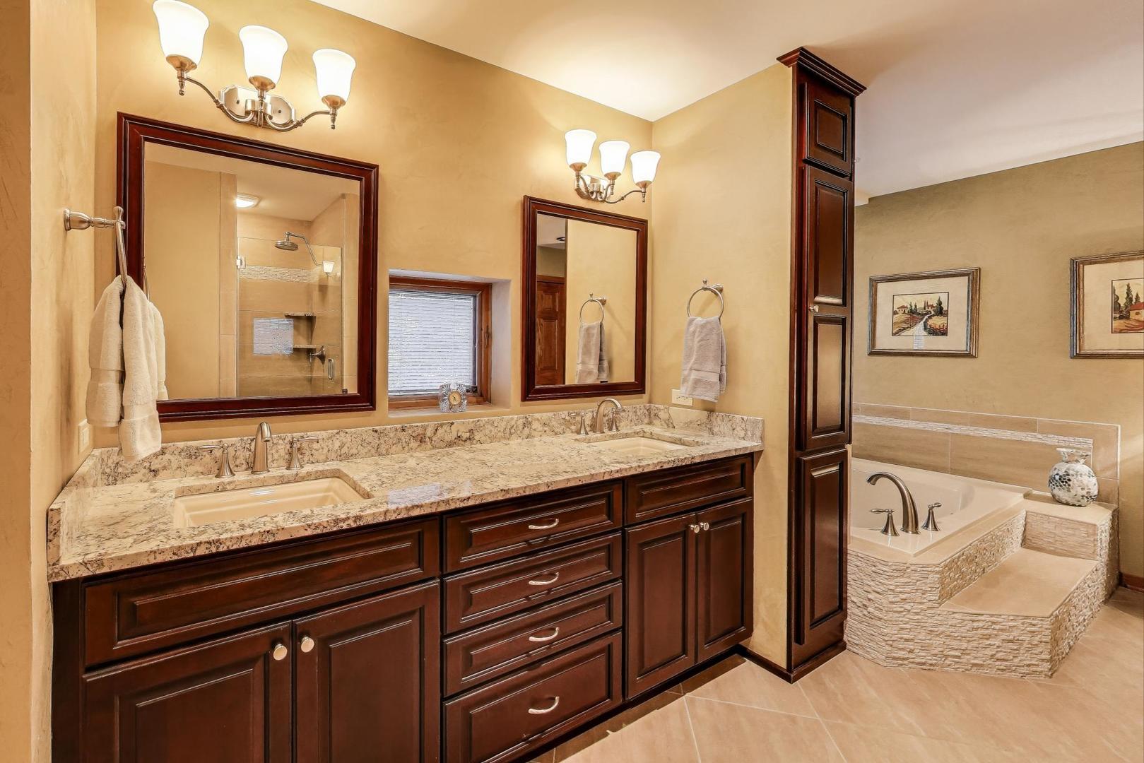 2 Eaton Court, Elmhurst, IL 60126