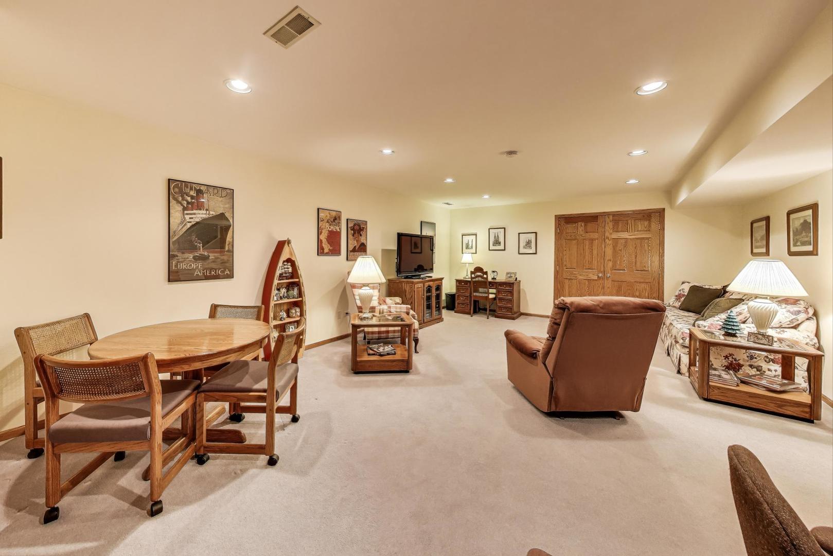 2 Eaton Court, Elmhurst, IL 60126