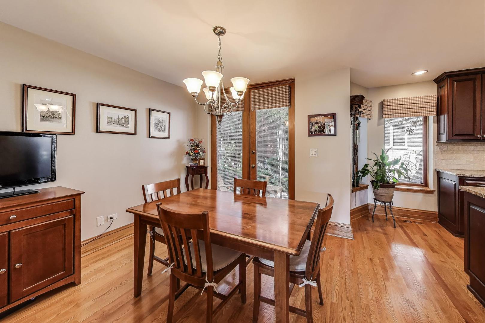 2 Eaton Court, Elmhurst, IL 60126