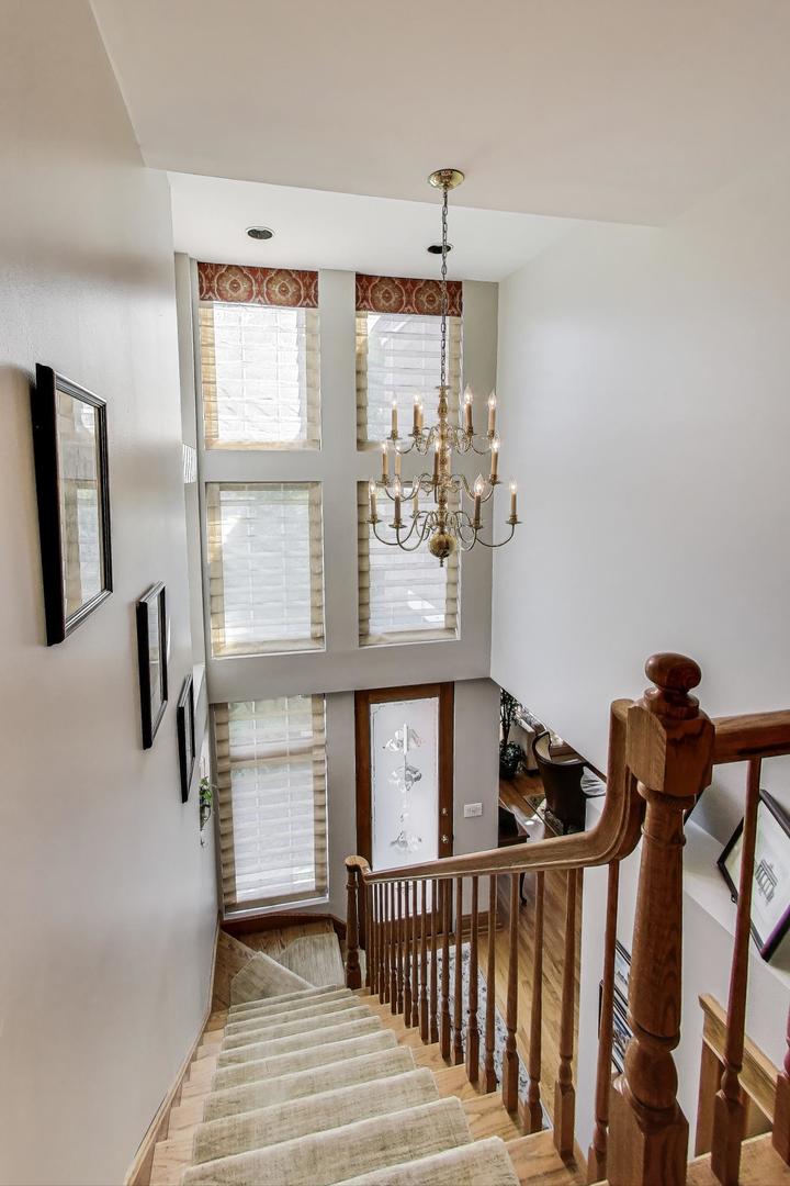 2 Eaton Court, Elmhurst, IL 60126
