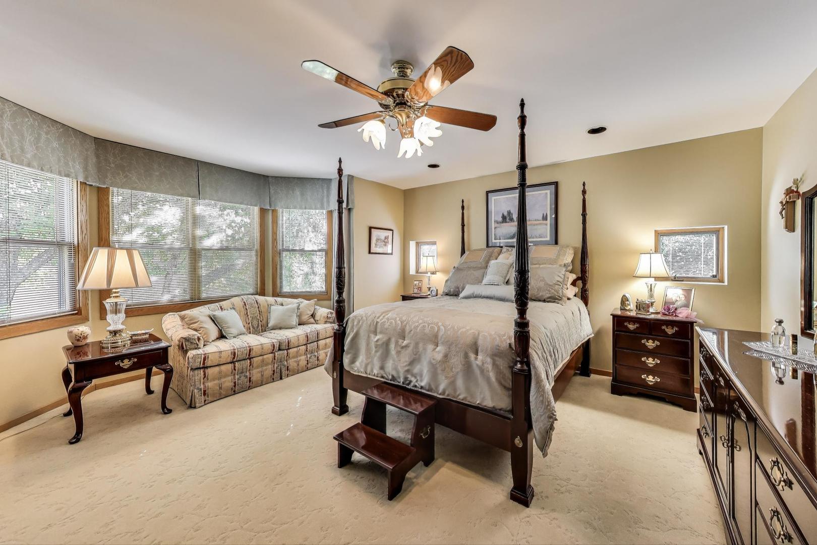 2 Eaton Court, Elmhurst, IL 60126