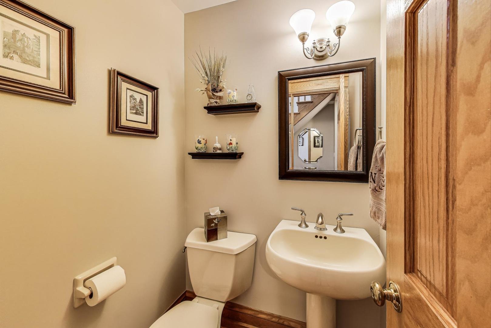 2 Eaton Court, Elmhurst, IL 60126