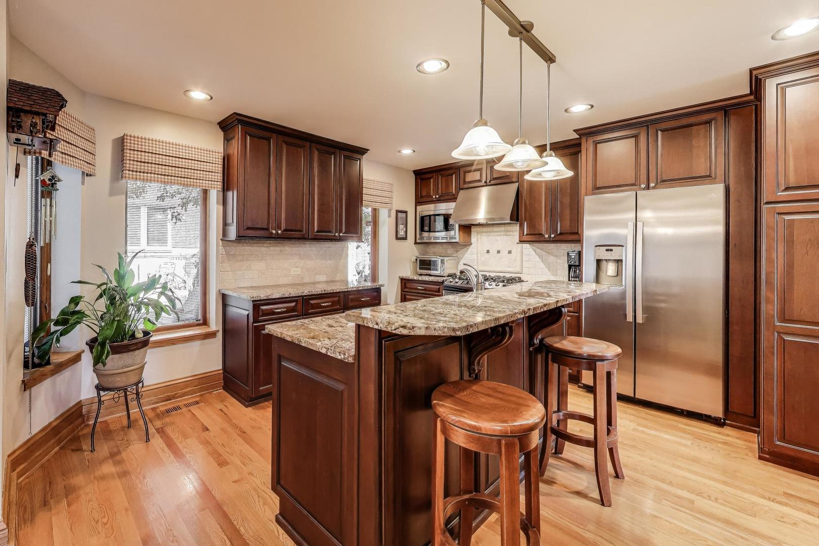 2 Eaton Court, Elmhurst, IL 60126