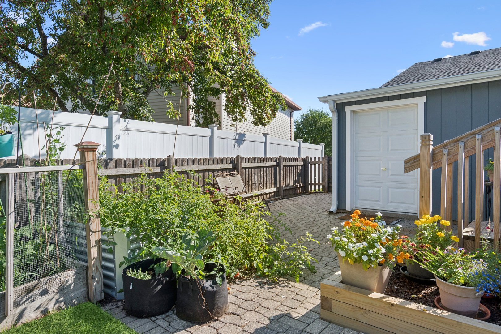 2486 Hedge Row Drive, Aurora, IL 60502