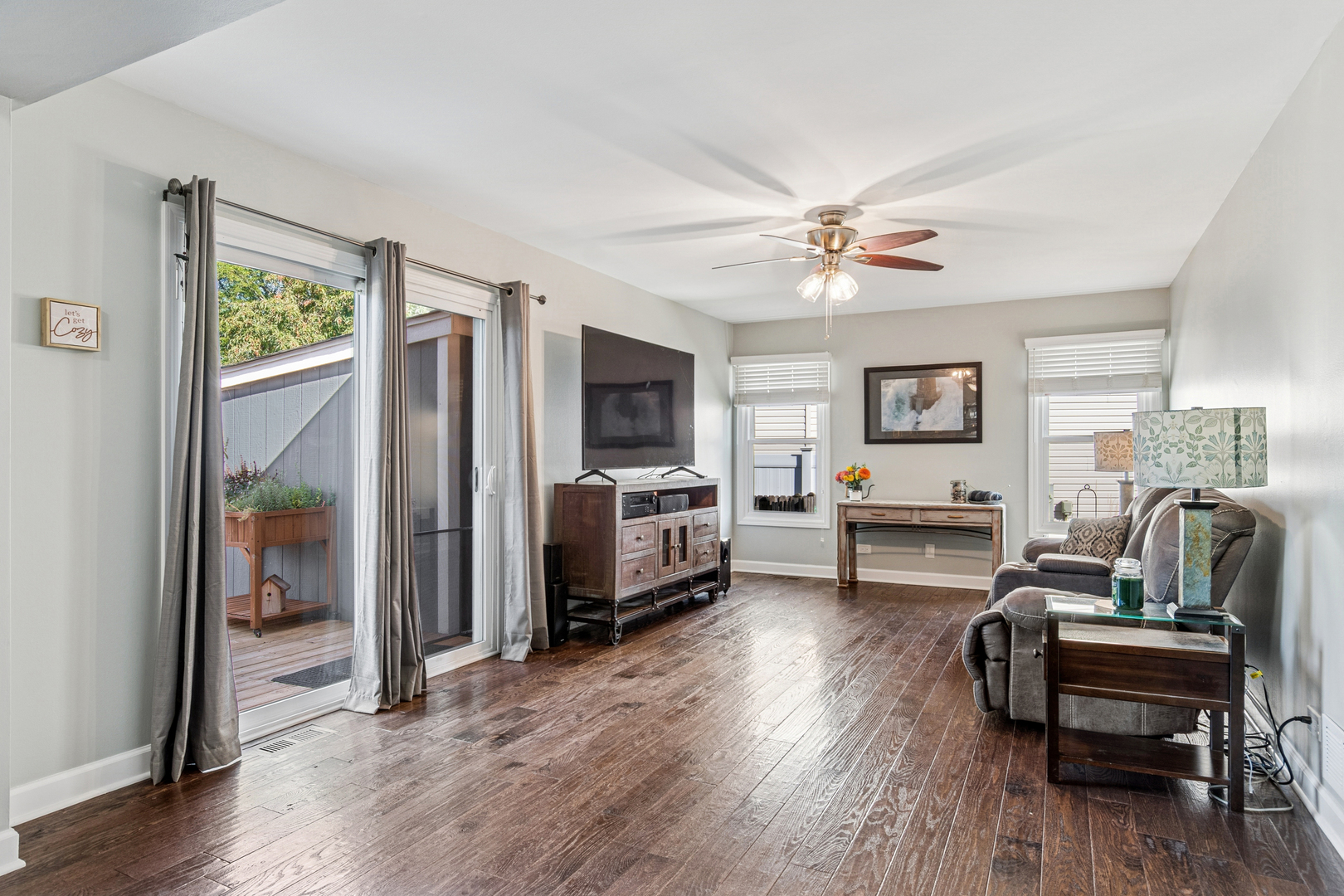 2486 Hedge Row Drive, Aurora, IL 60502