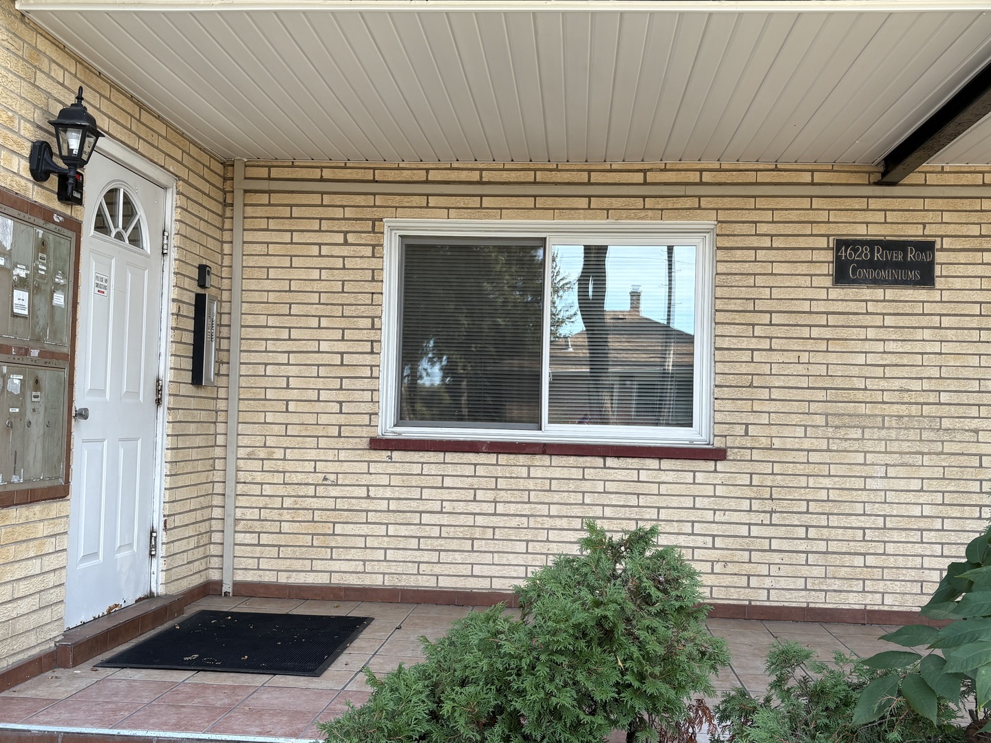 4628 River Road #1B, Schiller Park, IL 60176