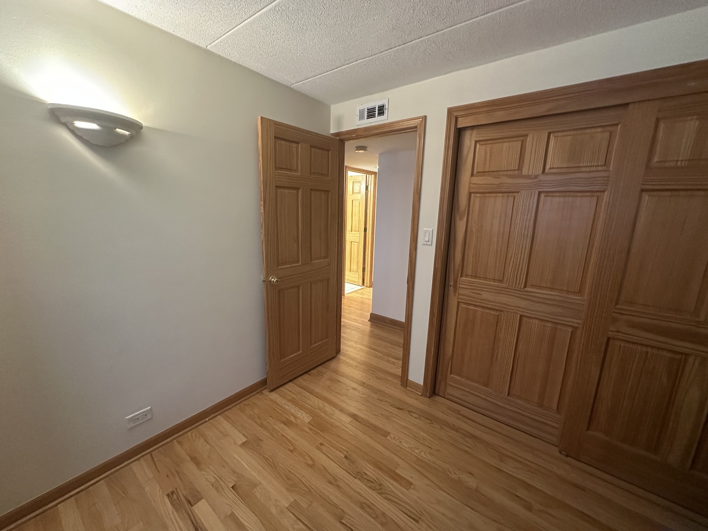 4628 River Road #1B, Schiller Park, IL 60176