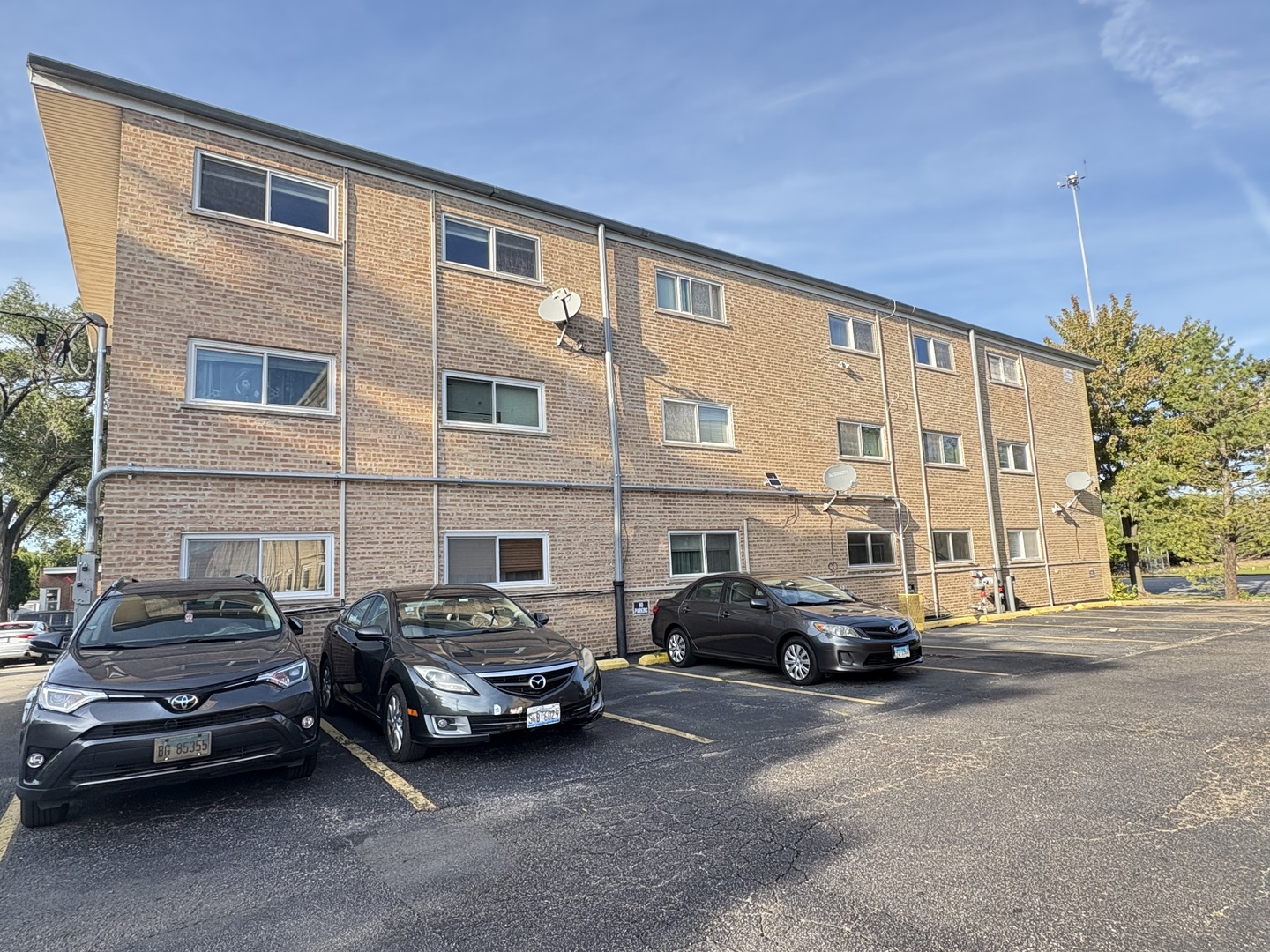 4628 River Road #1B, Schiller Park, IL 60176