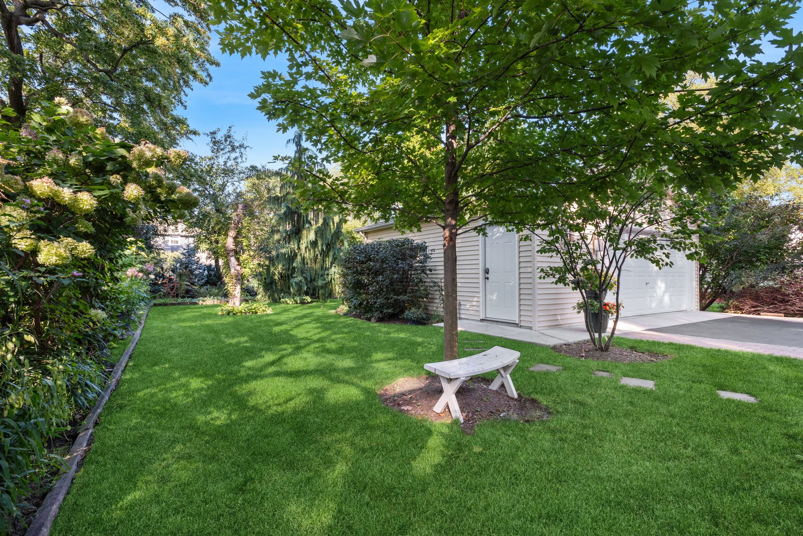 738 Pleasant Avenue, Glen Ellyn, IL 60137