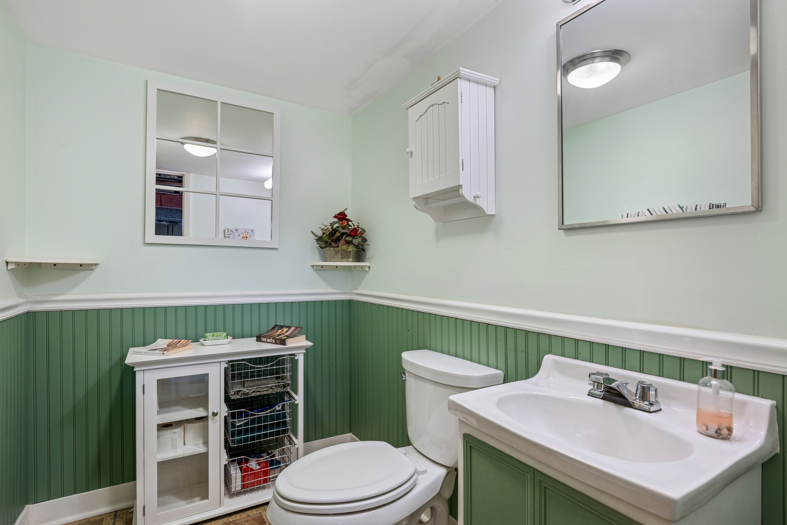 738 Pleasant Avenue, Glen Ellyn, IL 60137