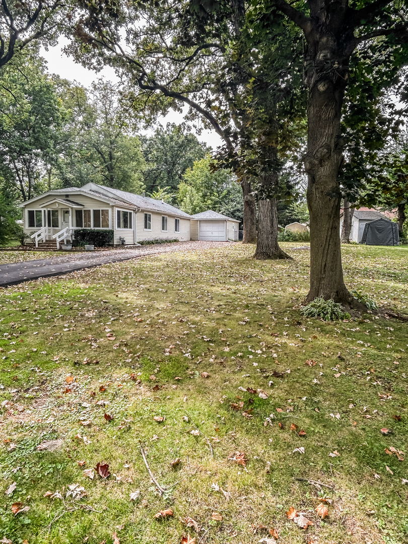 27692 N OAK Street, Island Lake, IL 60042