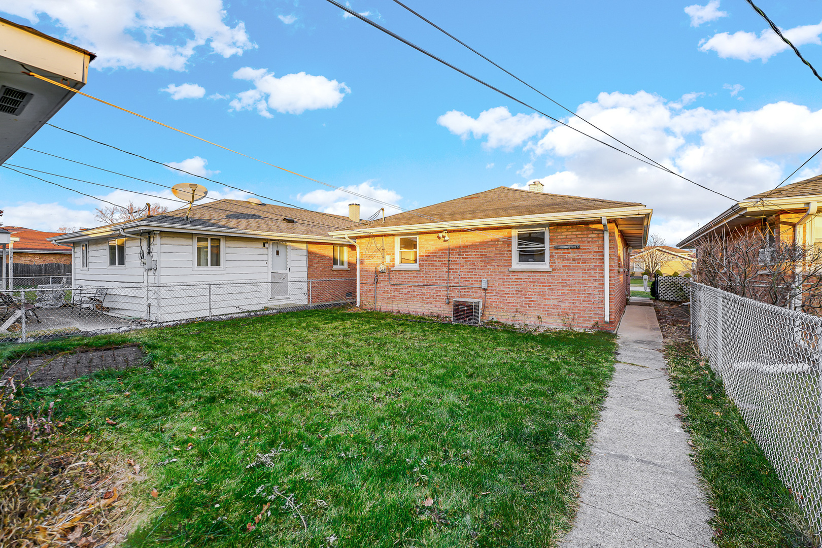 7616 S Lorel Avenue, Burbank, IL 60459