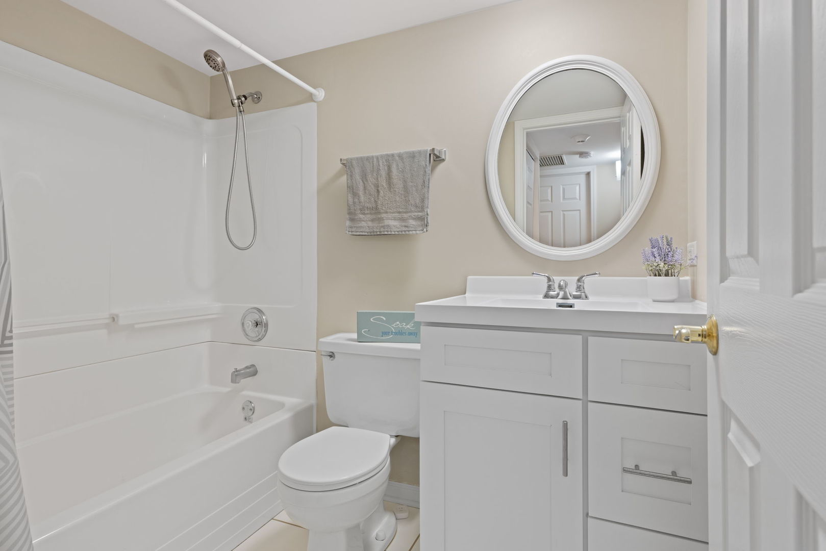 63 W 64th Street #102, Westmont, IL 60559