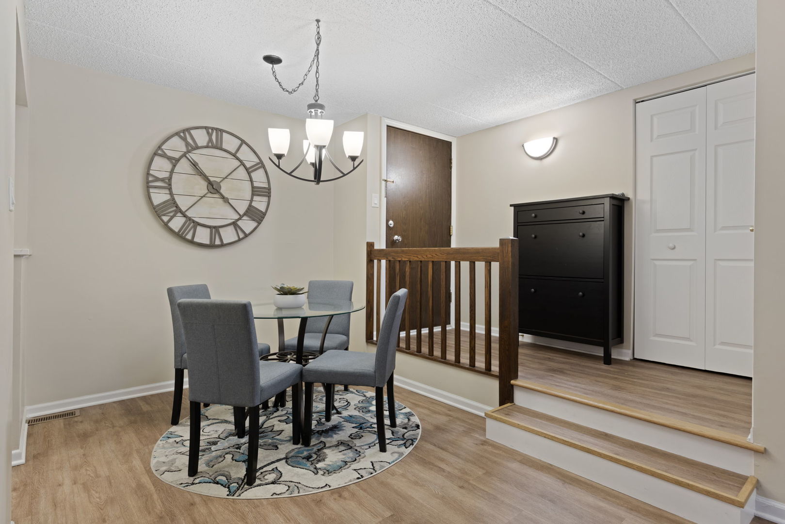 63 W 64th Street #102, Westmont, IL 60559