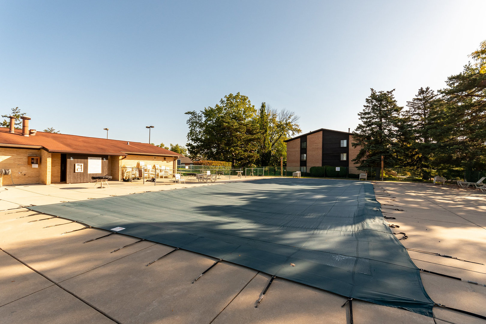 6165 Knoll Wood Court #302, Willowbrook, IL 60527