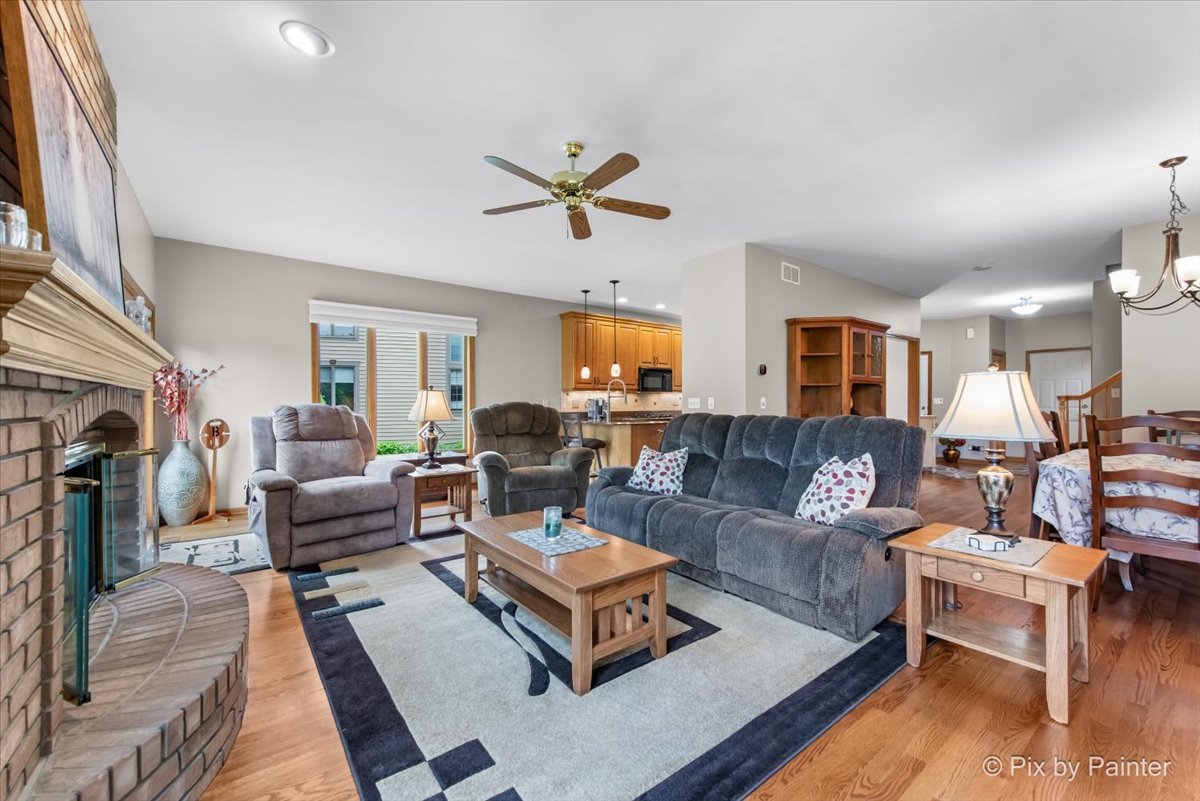 26W036 Klein Creek Drive, Winfield, IL 60190