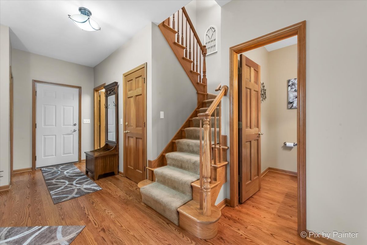 26W036 Klein Creek Drive, Winfield, IL 60190