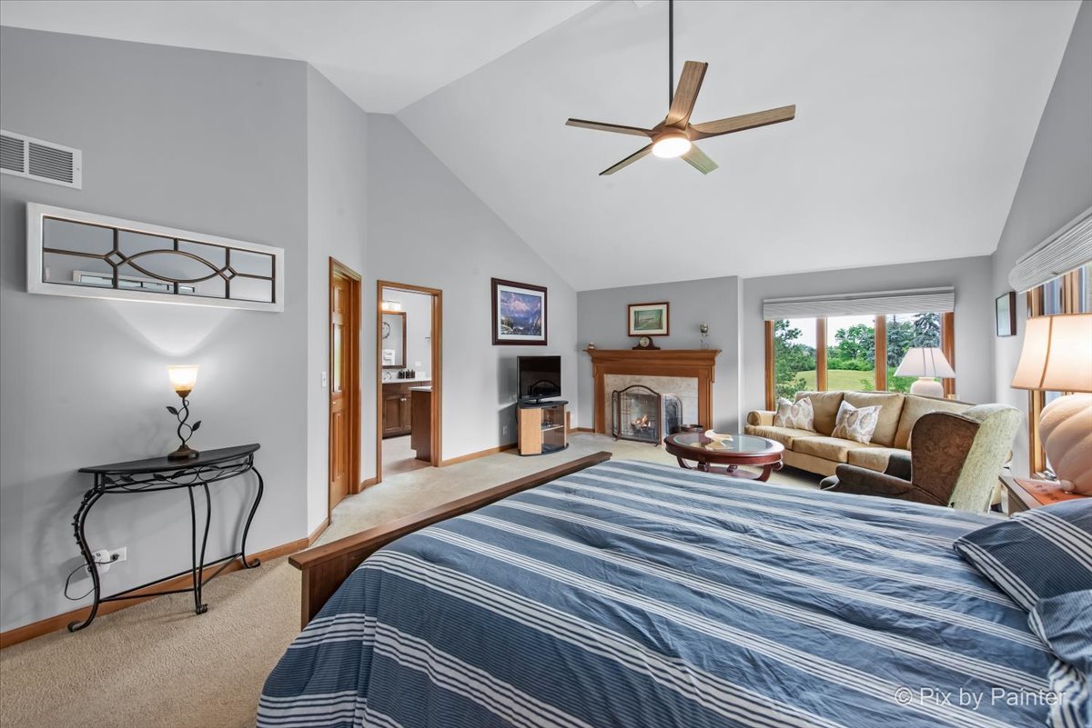 26W036 Klein Creek Drive, Winfield, IL 60190