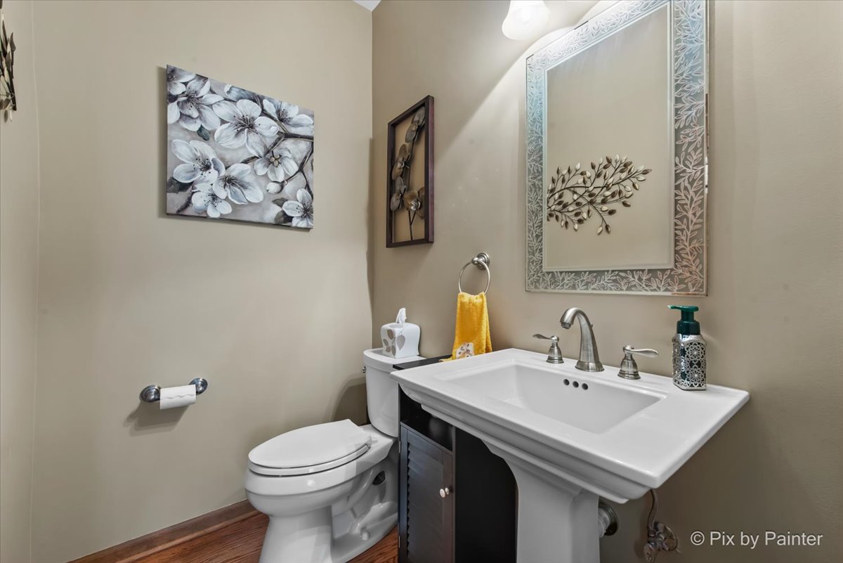 26W036 Klein Creek Drive, Winfield, IL 60190