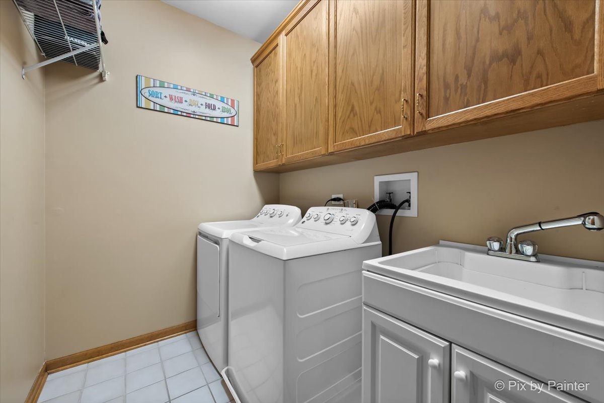 26W036 Klein Creek Drive, Winfield, IL 60190