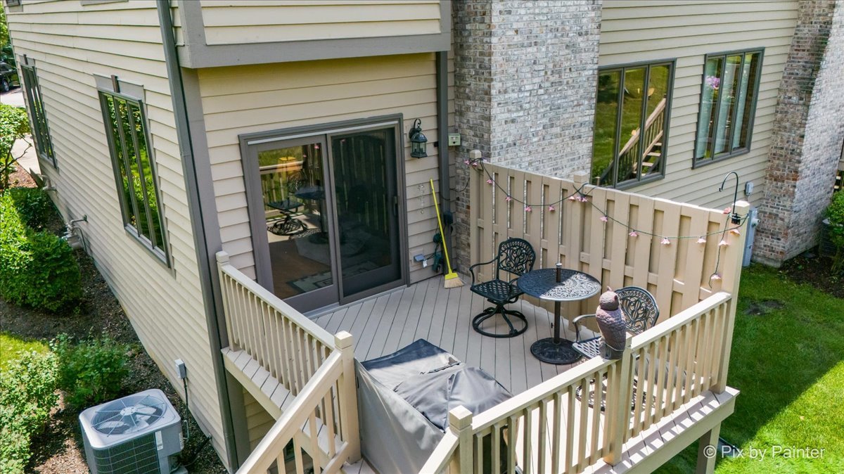 26W036 Klein Creek Drive, Winfield, IL 60190