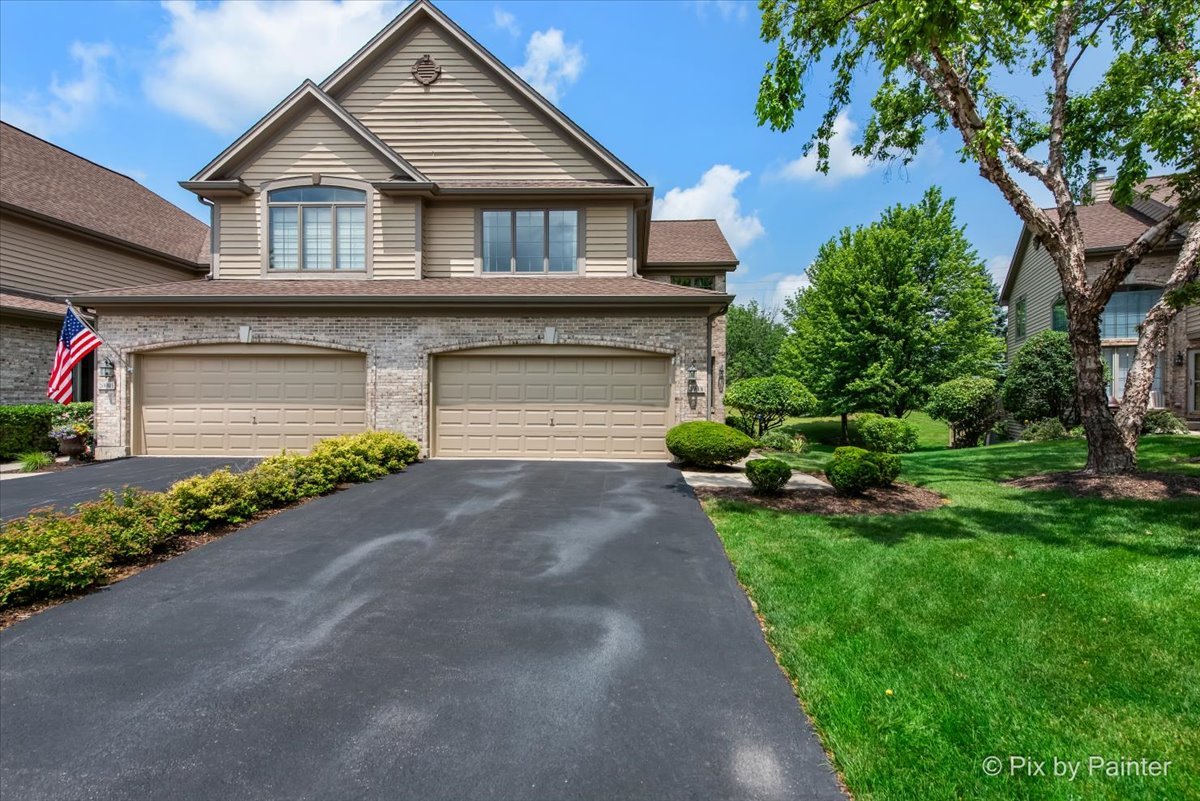 26W036 Klein Creek Drive, Winfield, IL 60190