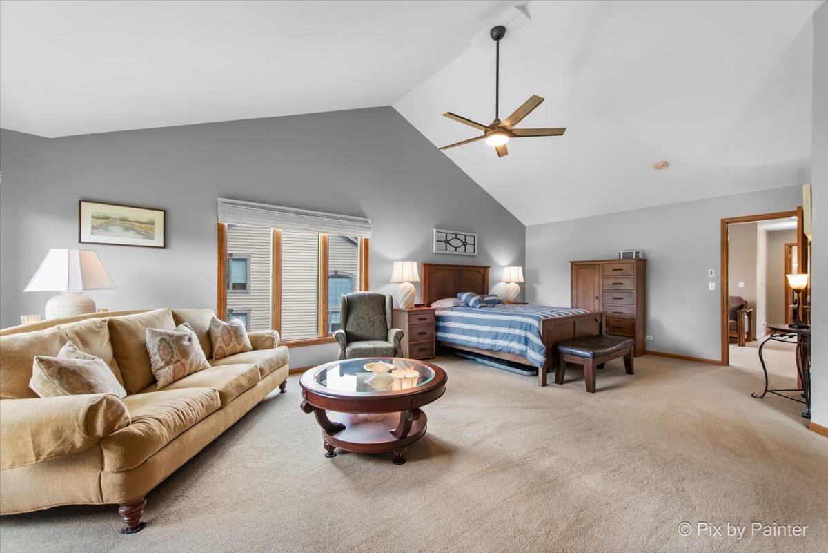 26W036 Klein Creek Drive, Winfield, IL 60190