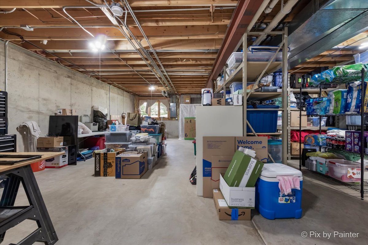 26W036 Klein Creek Drive, Winfield, IL 60190