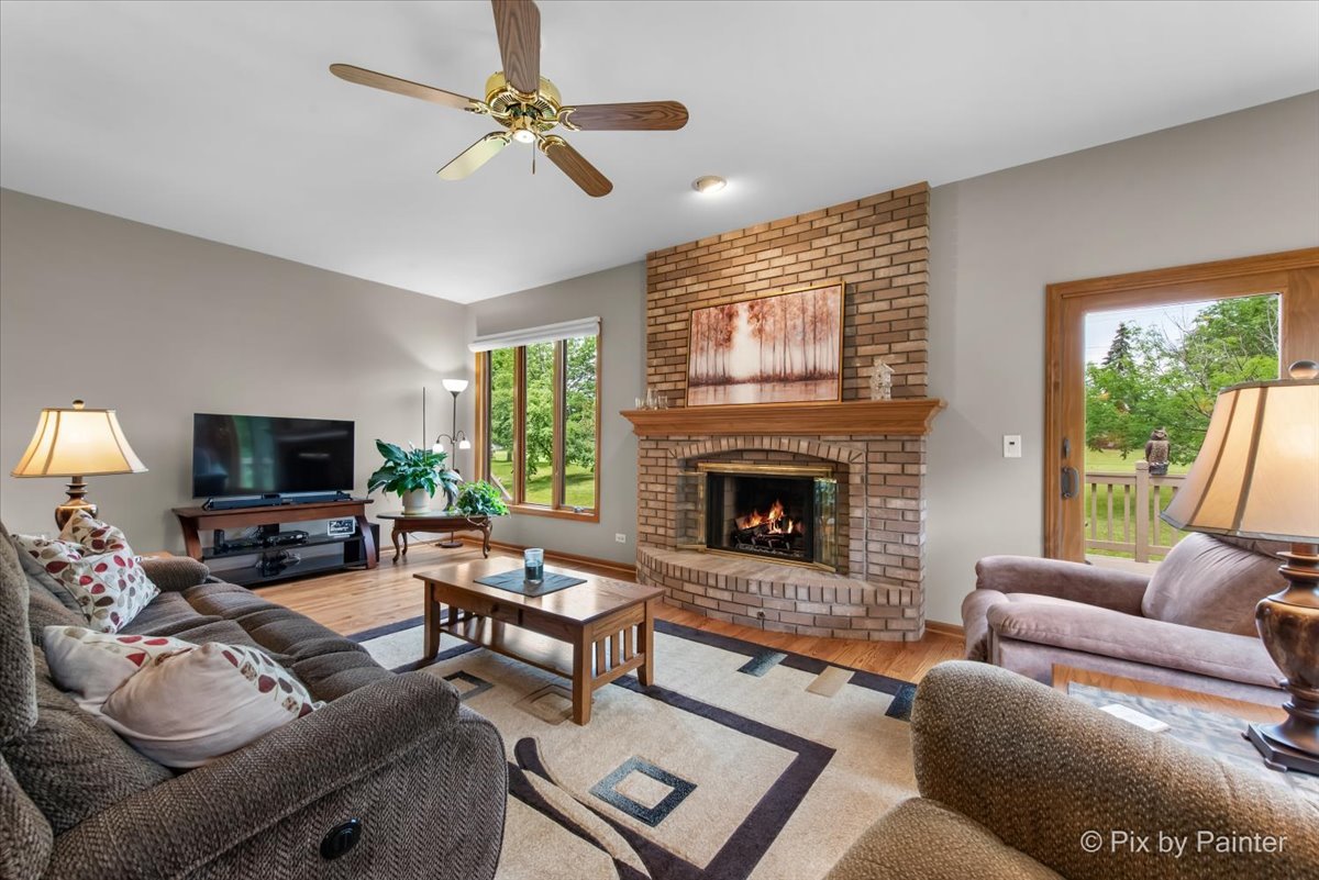 26W036 Klein Creek Drive, Winfield, IL 60190