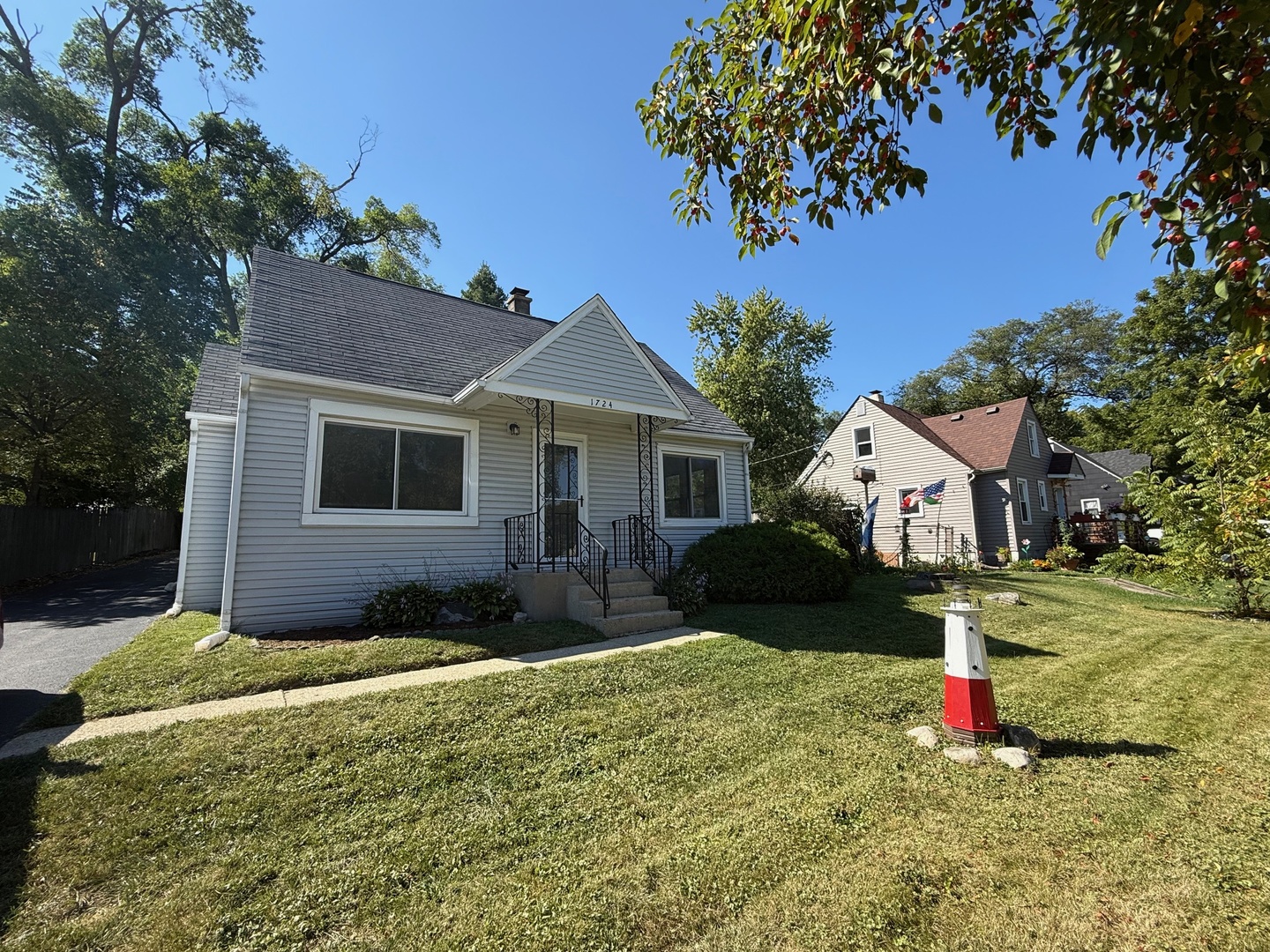 1724 Lotus Drive, Round Lake Heights, IL 60073