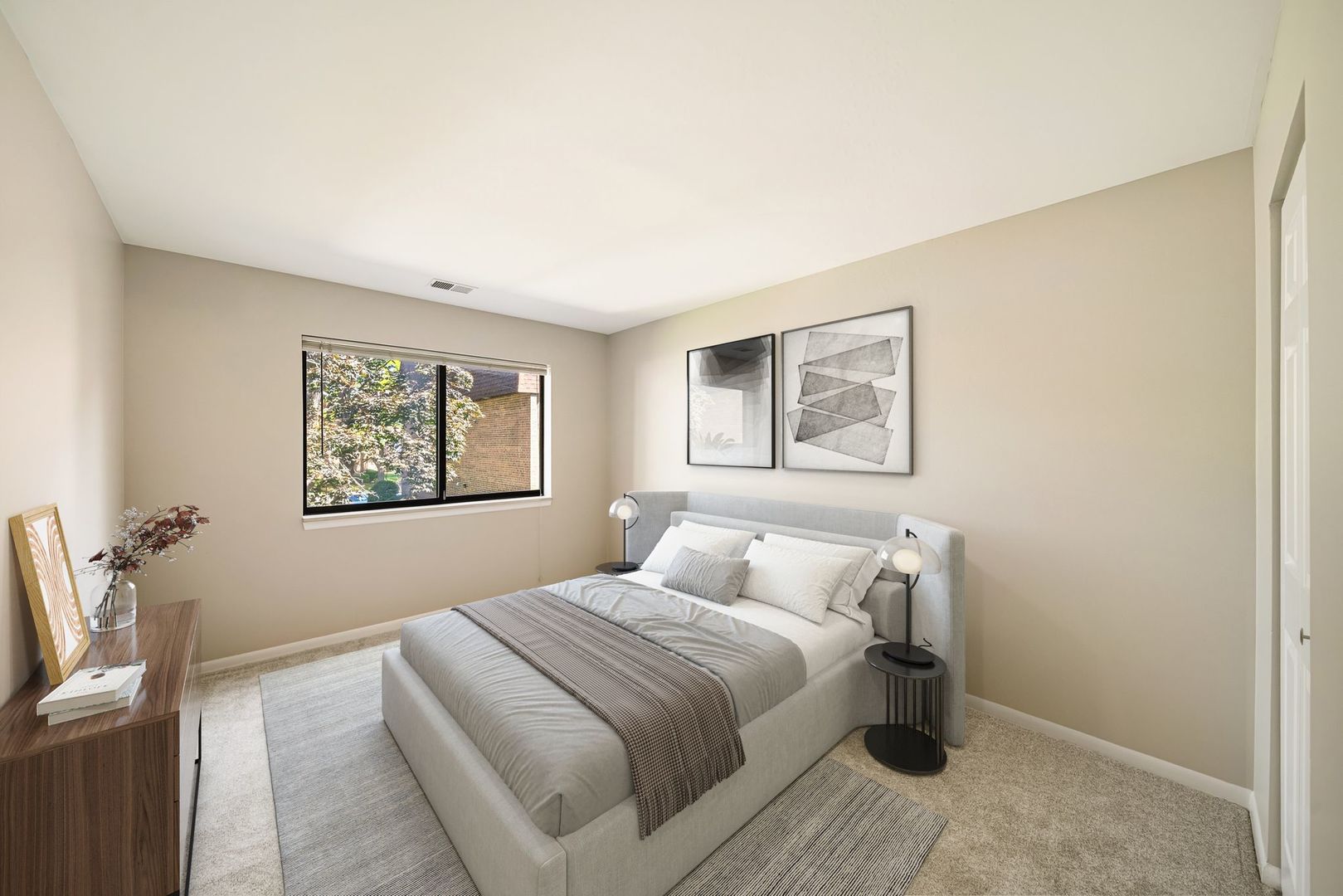 613 W Central Road #B7, Mount Prospect, IL 60056