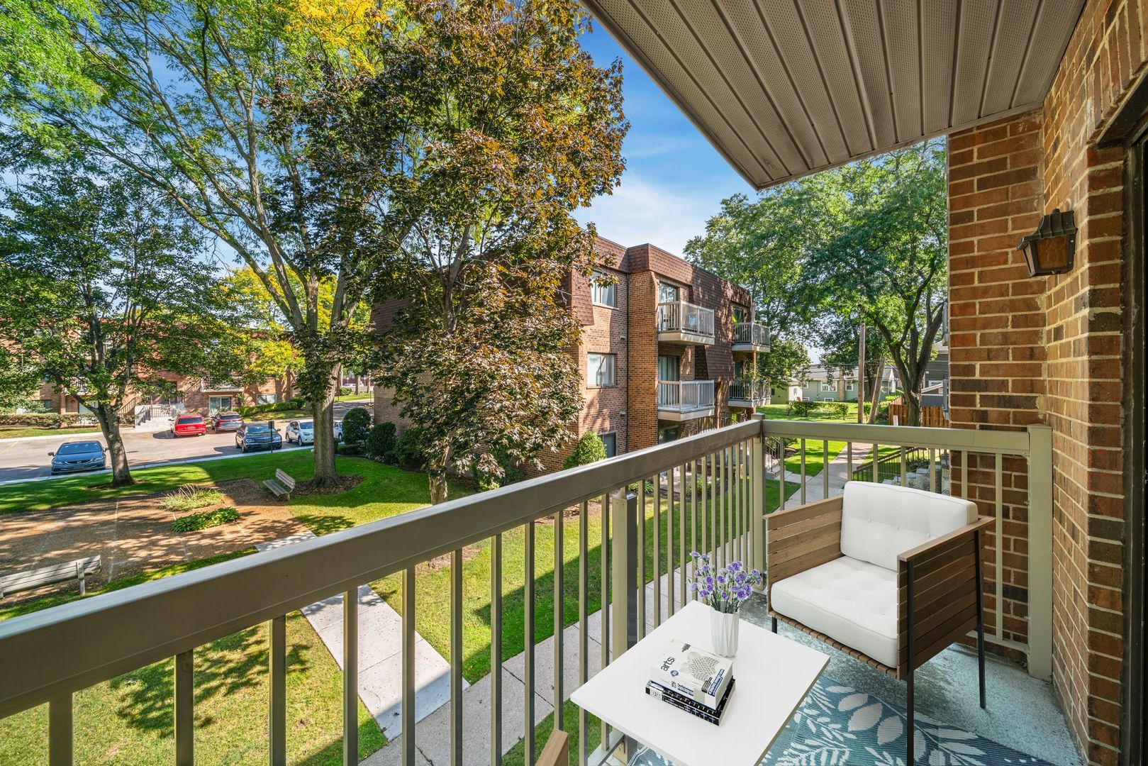 613 W Central Road #B7, Mount Prospect, IL 60056