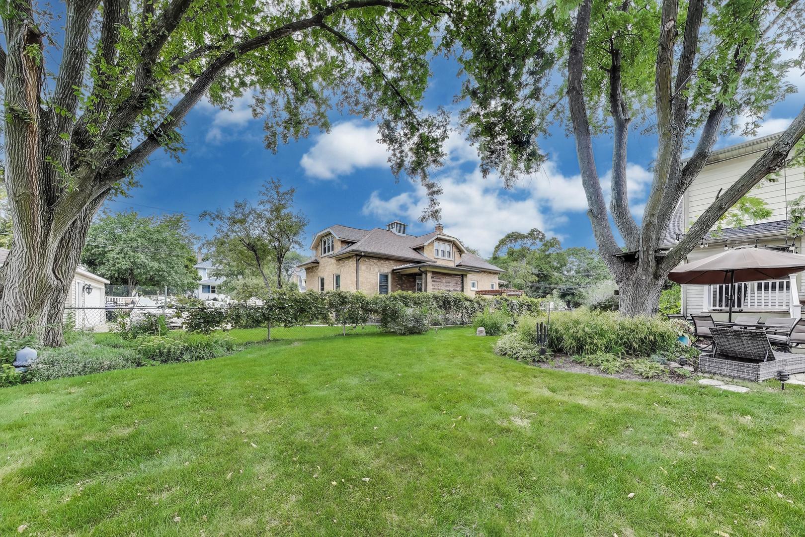 408 E Evergreen Street, Wheaton, IL 60187