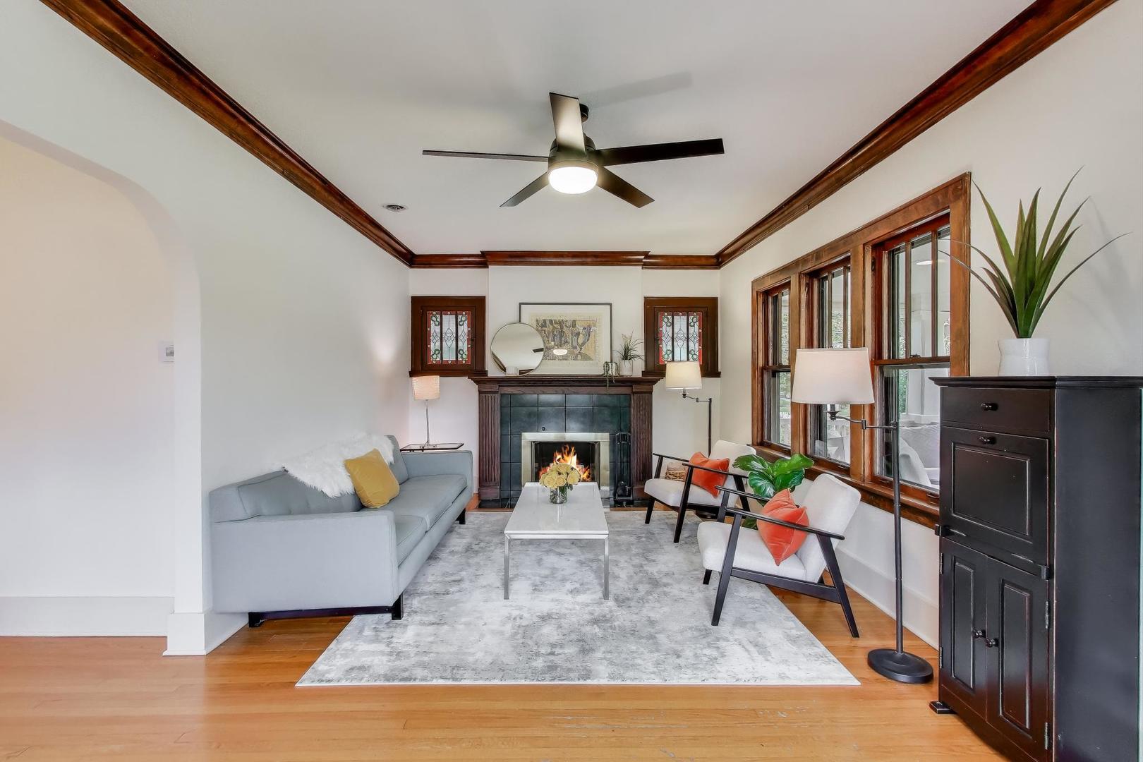 408 E Evergreen Street, Wheaton, IL 60187