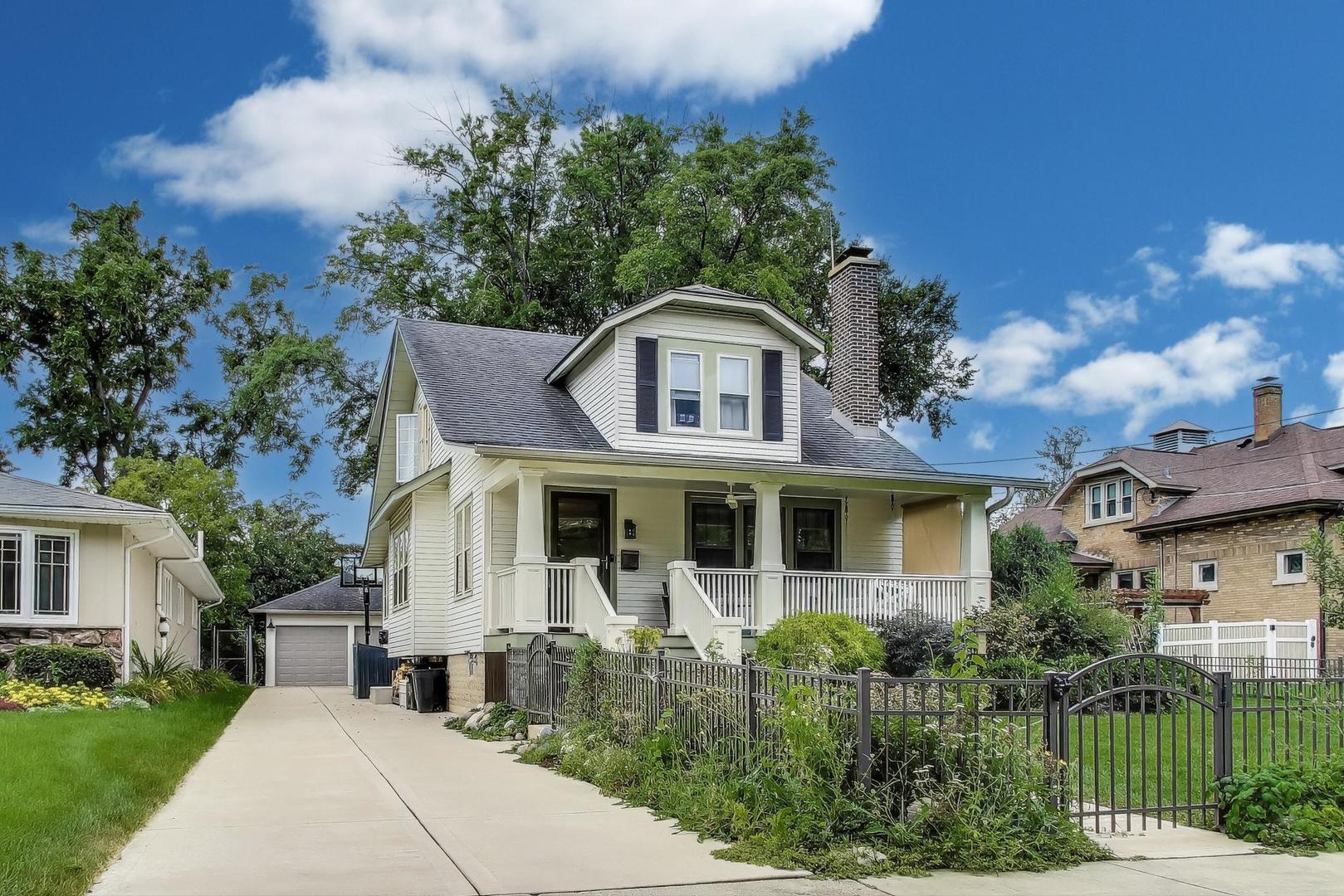 408 E Evergreen Street, Wheaton, IL 60187