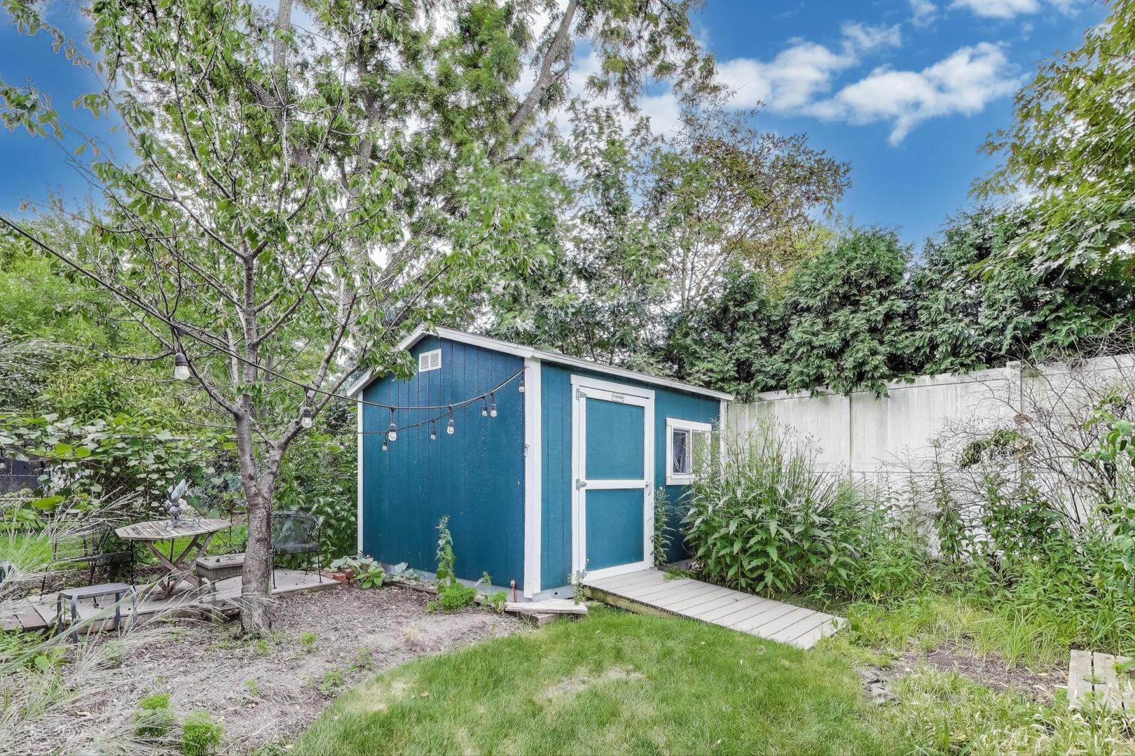 408 E Evergreen Street, Wheaton, IL 60187