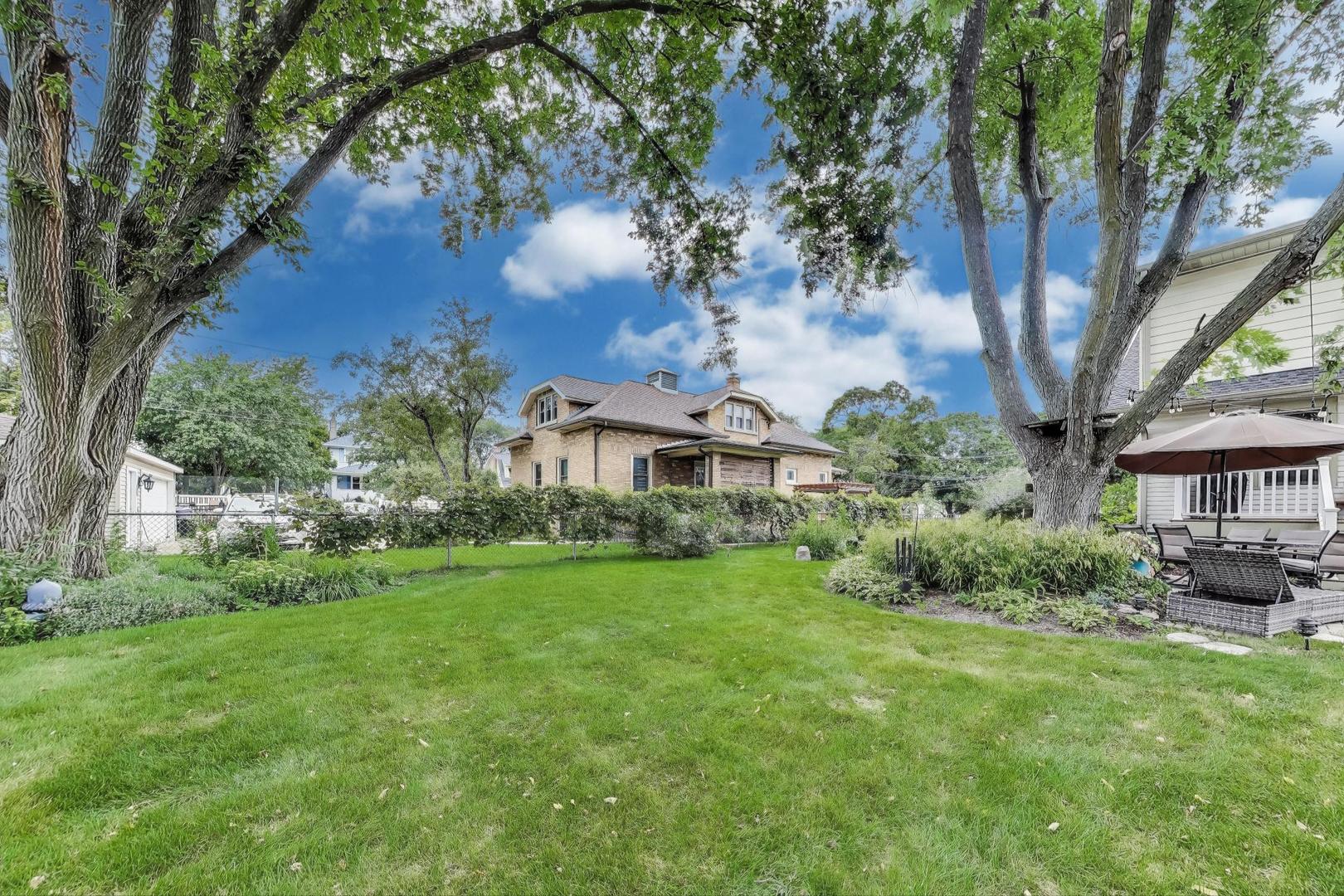408 E Evergreen Street, Wheaton, IL 60187