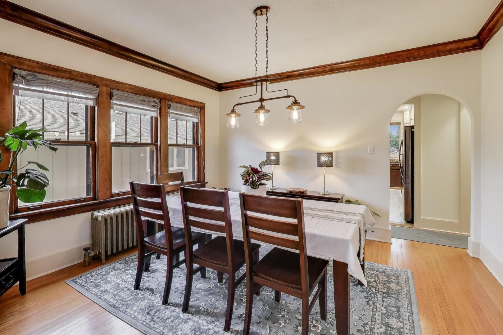 408 E Evergreen Street, Wheaton, IL 60187