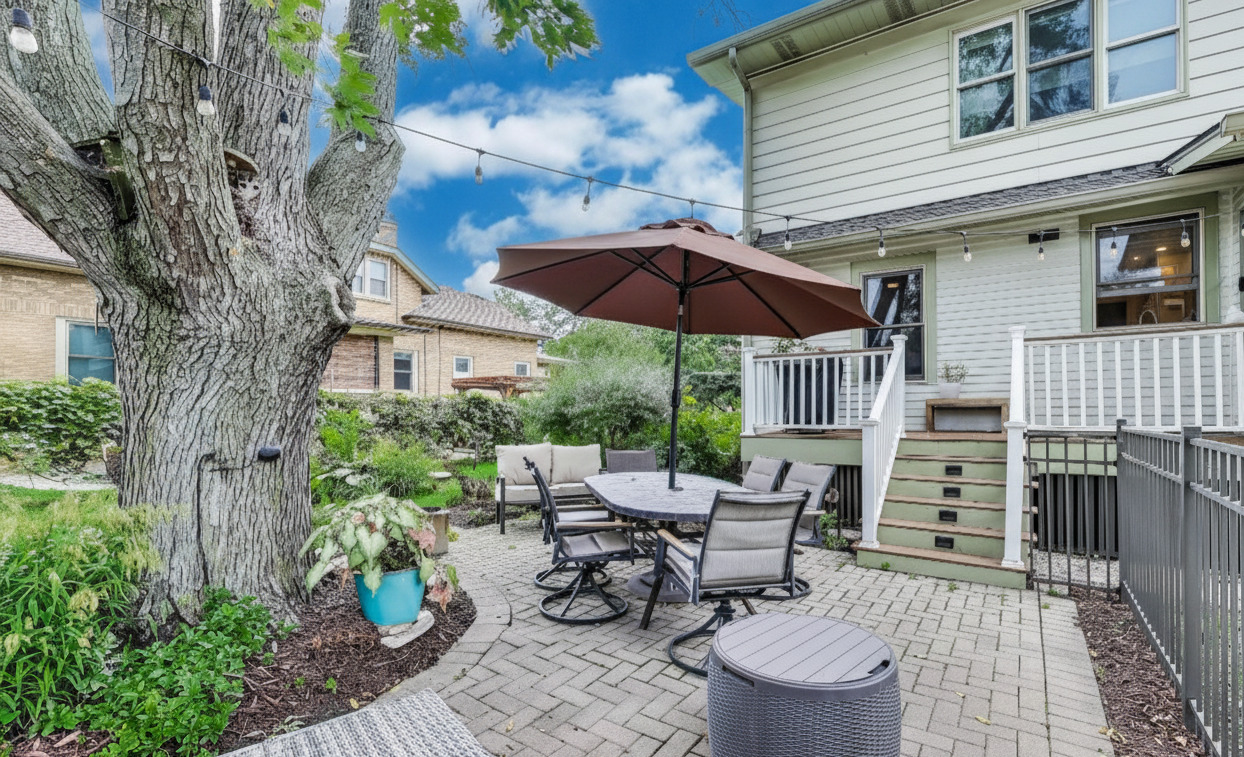 408 E Evergreen Street, Wheaton, IL 60187