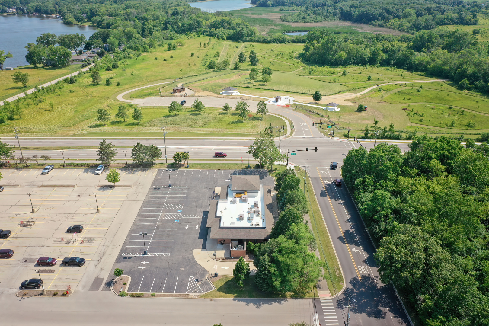 1440 E Grand Avenue, Lindenhurst, IL 60046