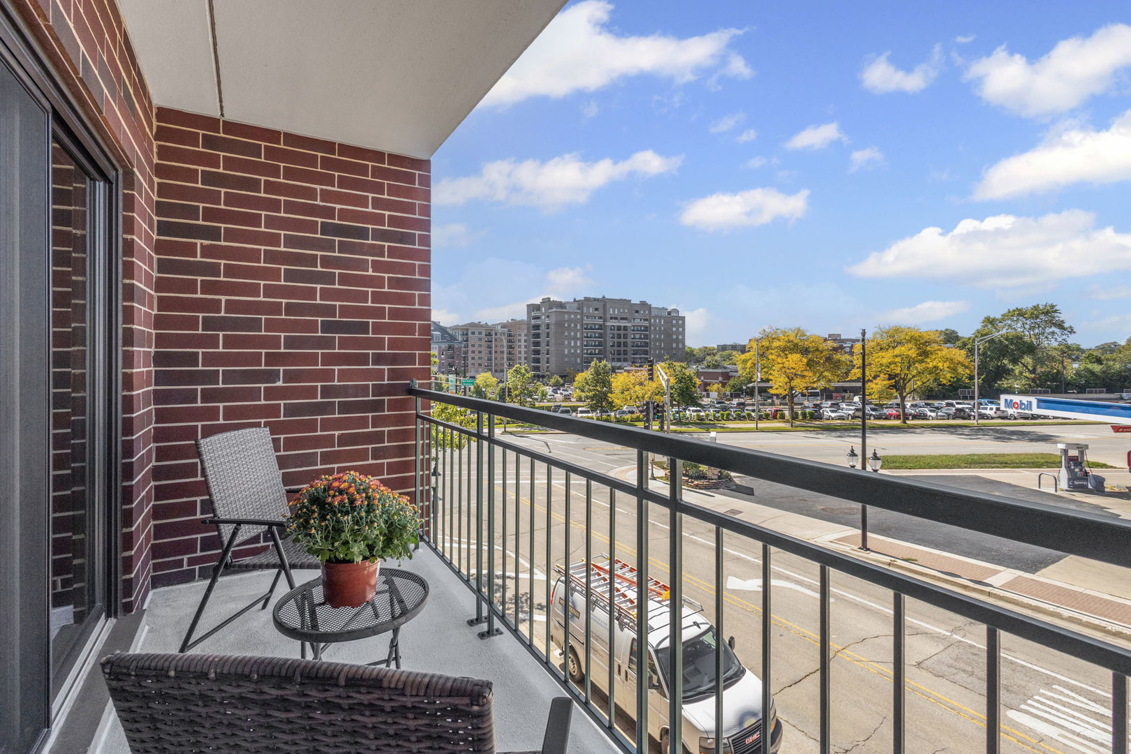 201 N Vail Avenue #305, Arlington Heights, IL 60004
