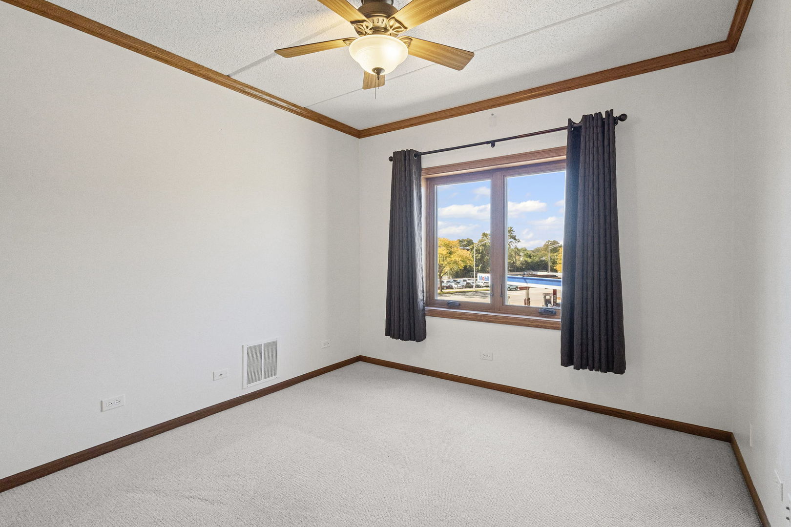 201 N Vail Avenue #305, Arlington Heights, IL 60004