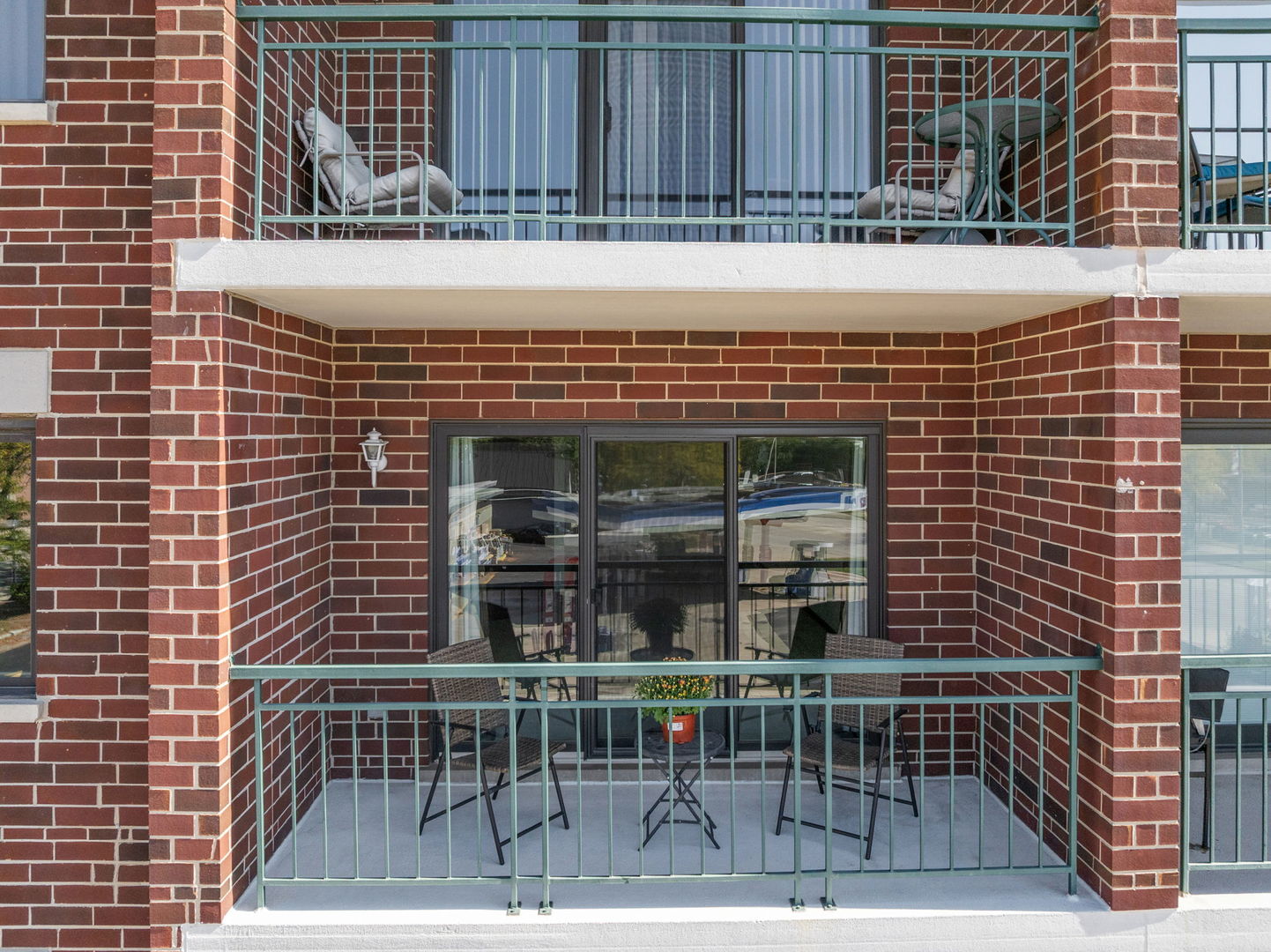201 N Vail Avenue #305, Arlington Heights, IL 60004