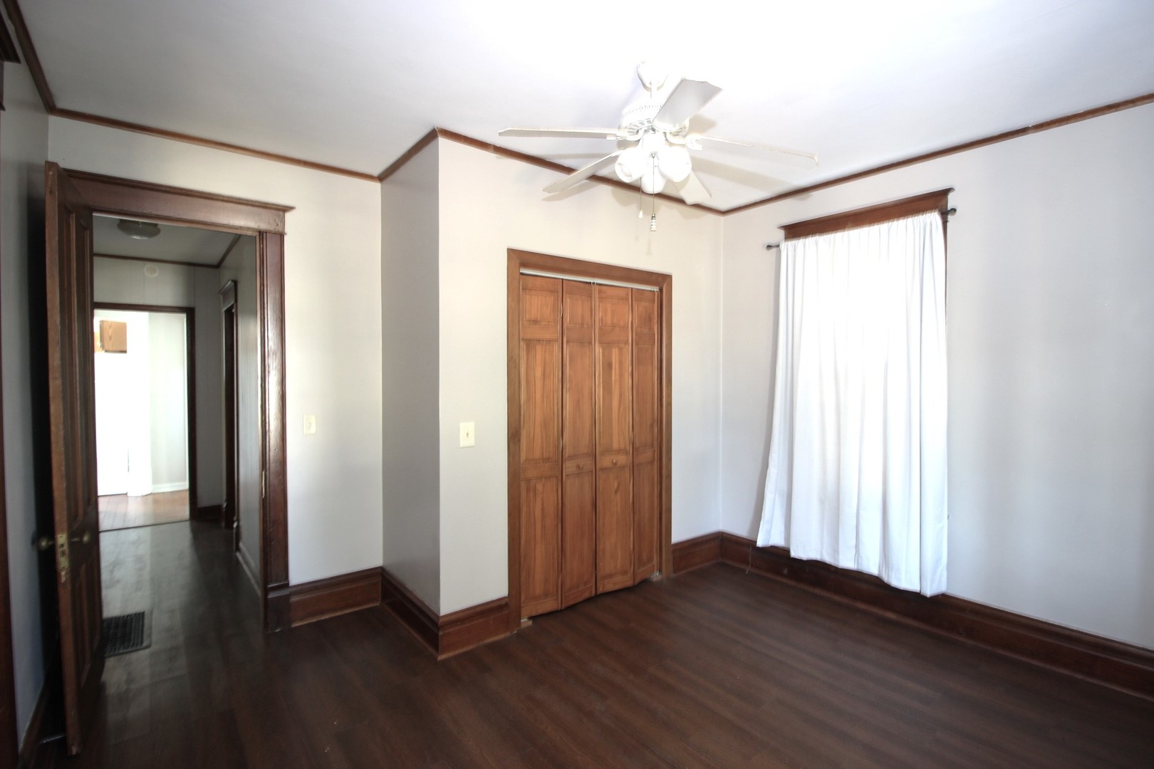 298 N Adams Street, El Paso, IL 61738