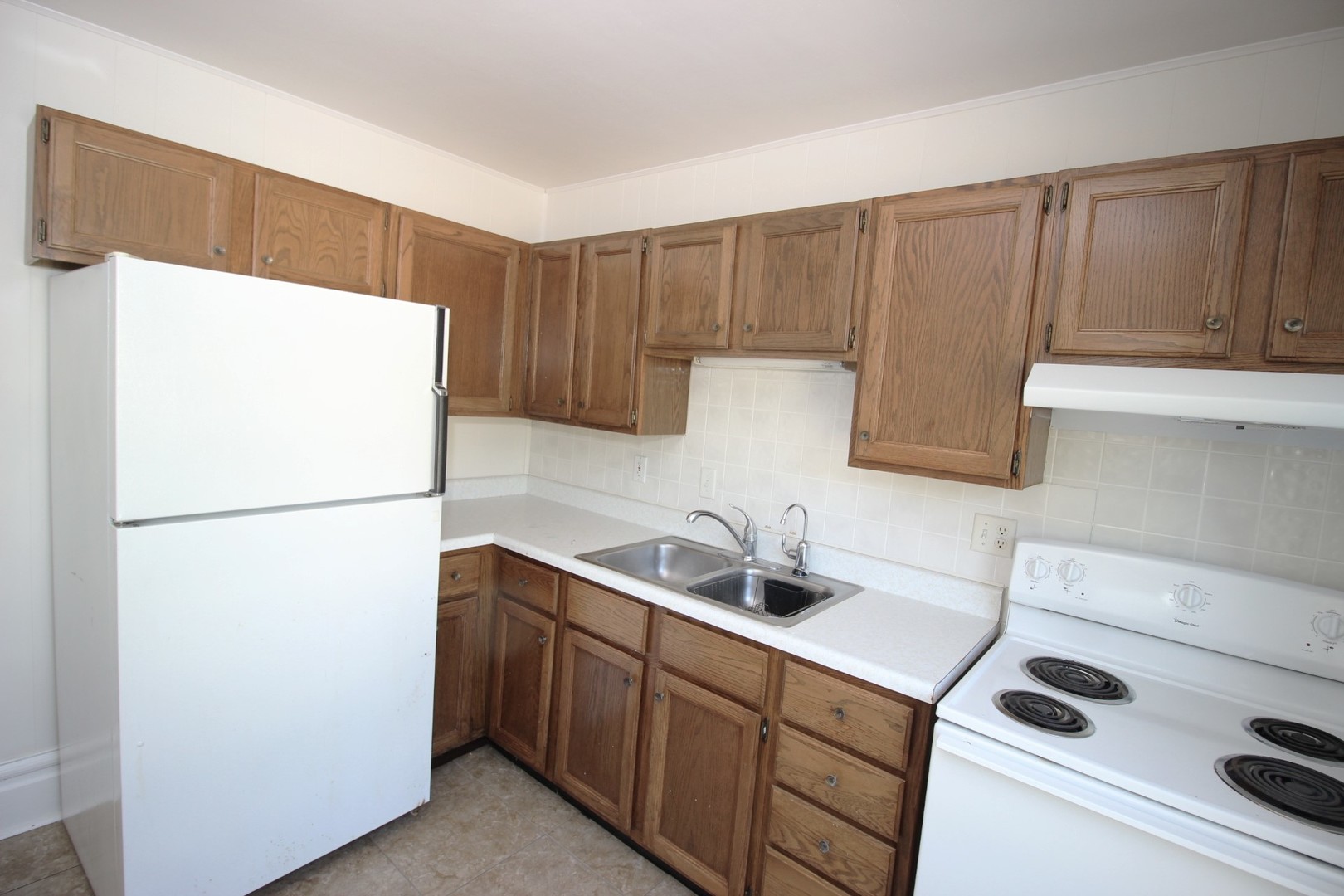 298 N Adams Street, El Paso, IL 61738