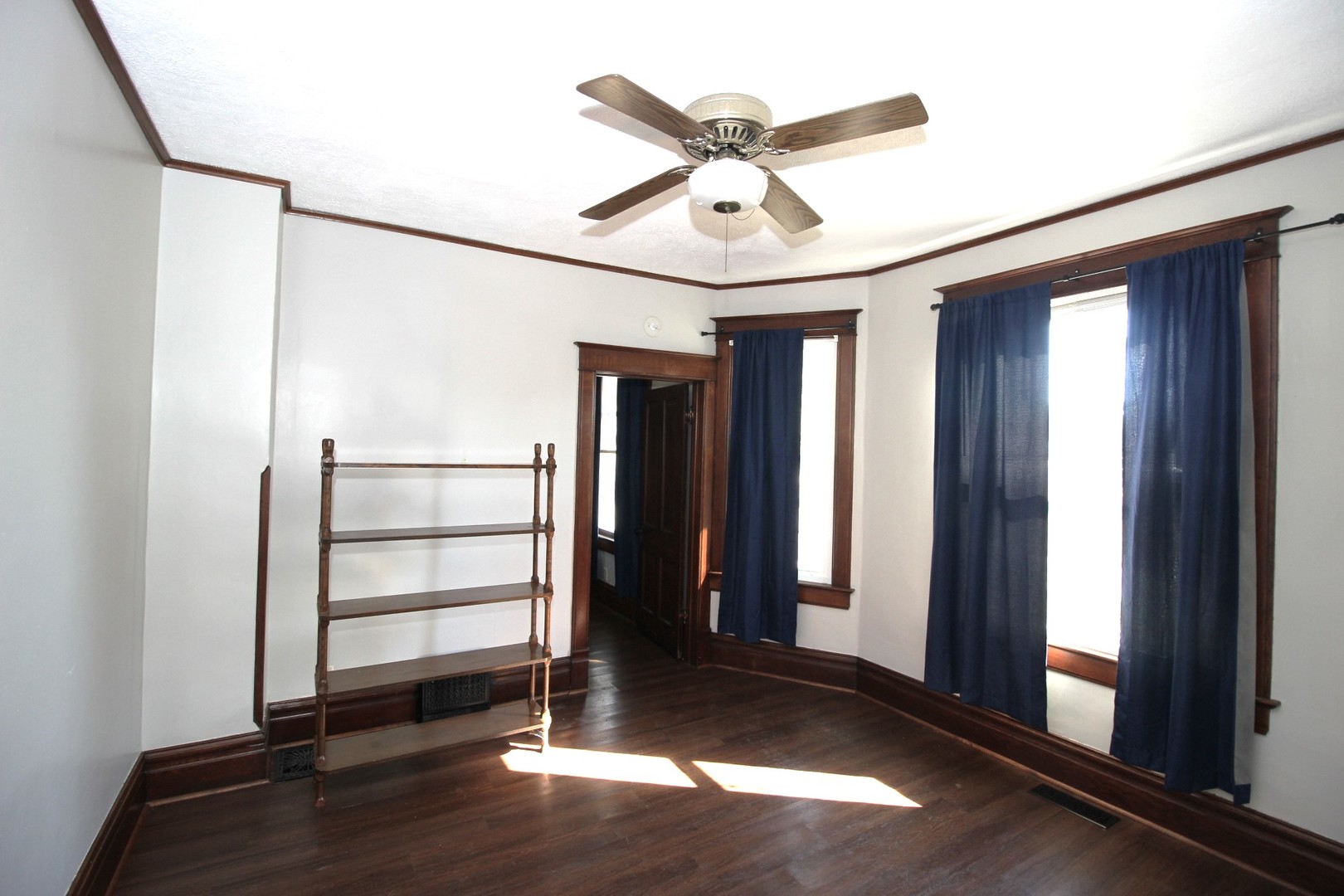 298 N Adams Street, El Paso, IL 61738