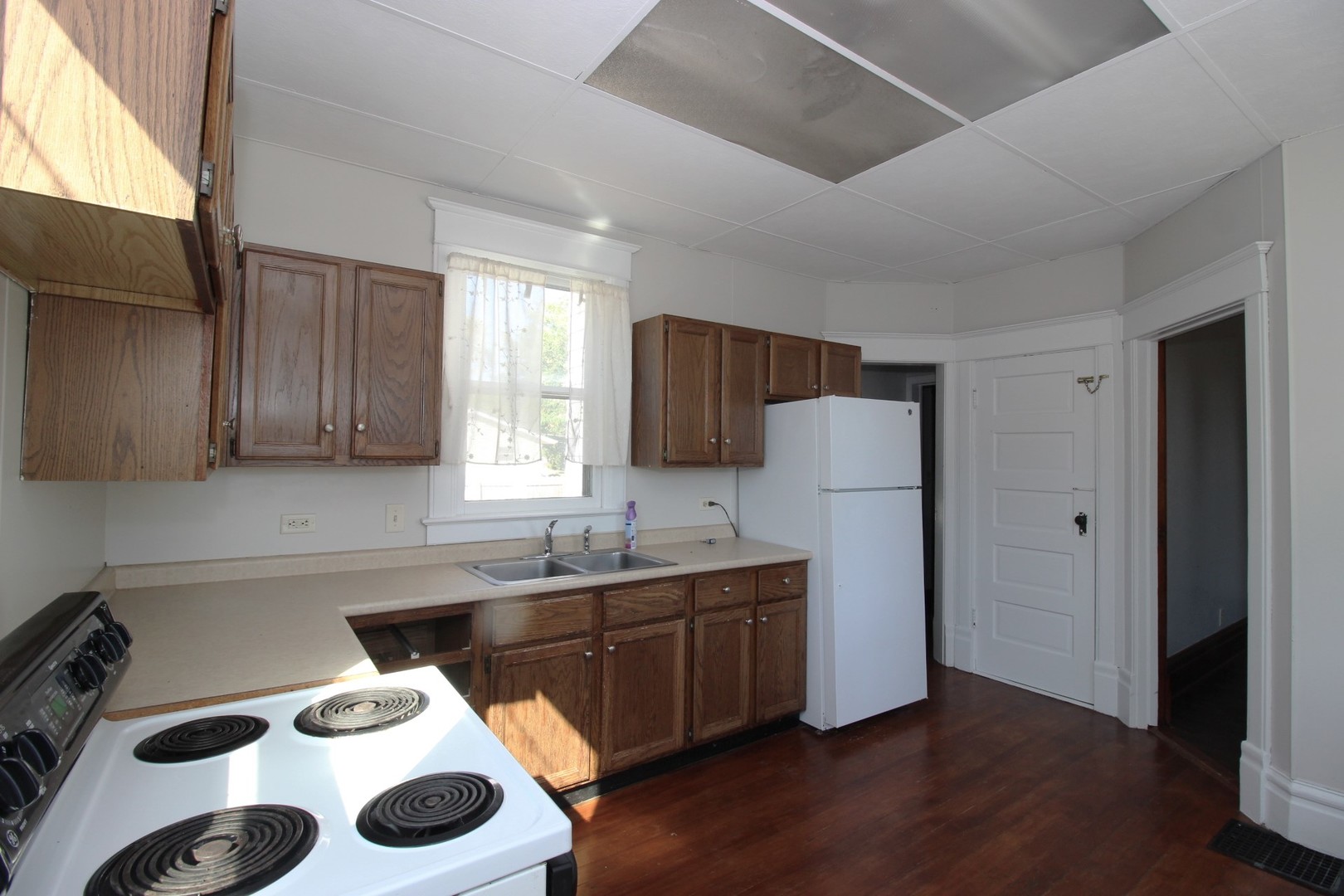 298 N Adams Street, El Paso, IL 61738