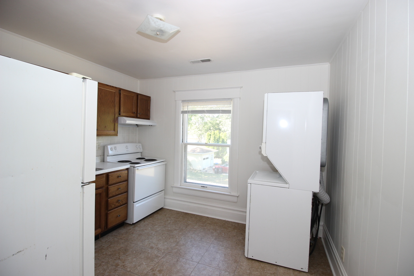 298 N Adams Street, El Paso, IL 61738