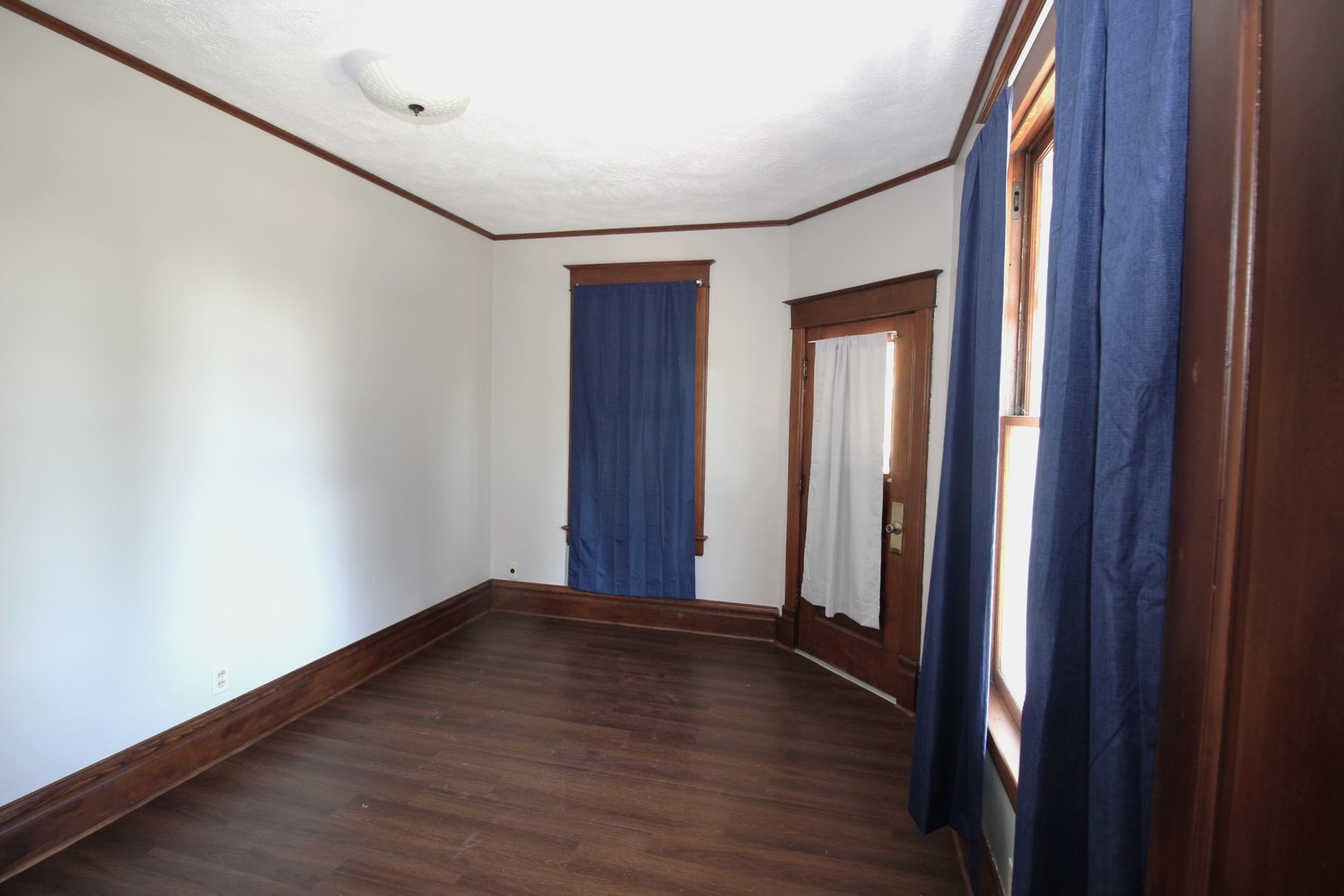 298 N Adams Street, El Paso, IL 61738