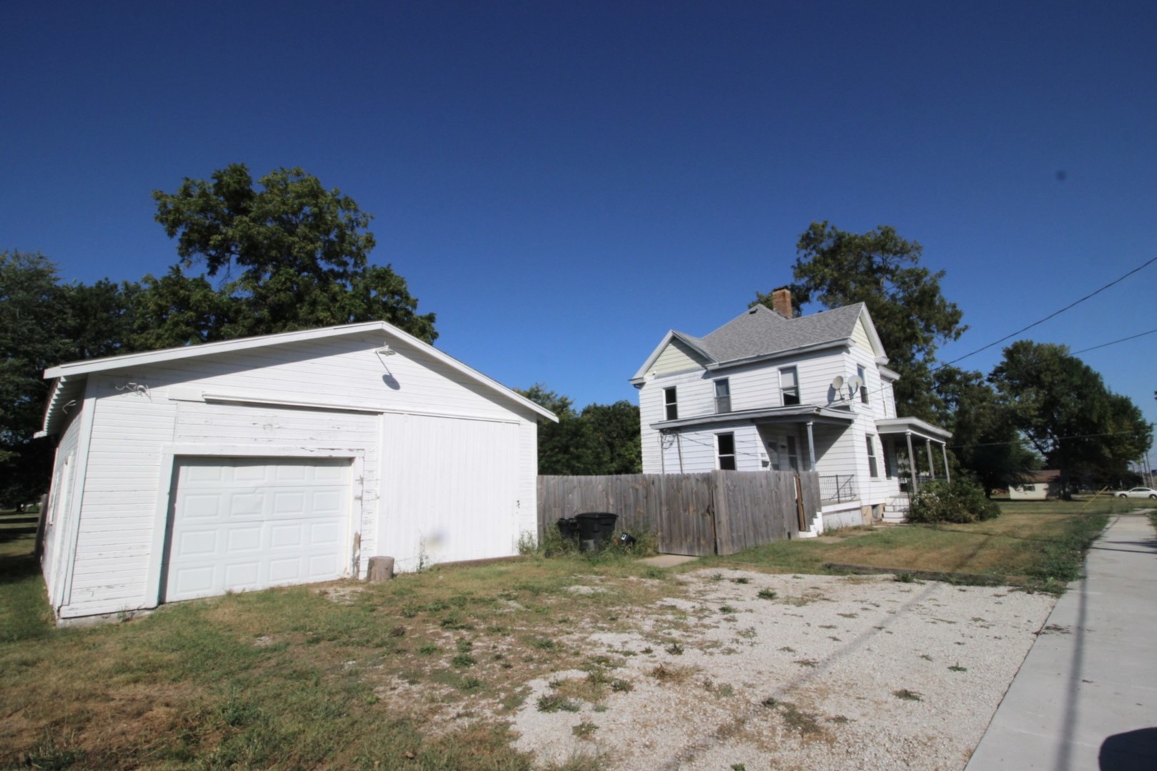 298 N Adams Street, El Paso, IL 61738